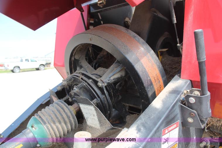 image for item H2594 2004 New Holland BB940A large square baler