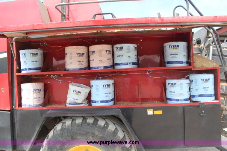 image for item H2594 2004 New Holland BB940A large square baler