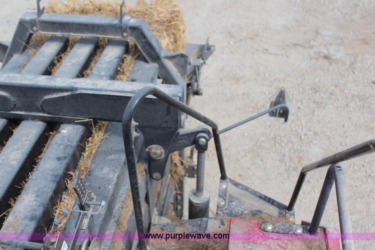 image for item H2594 2004 New Holland BB940A large square baler
