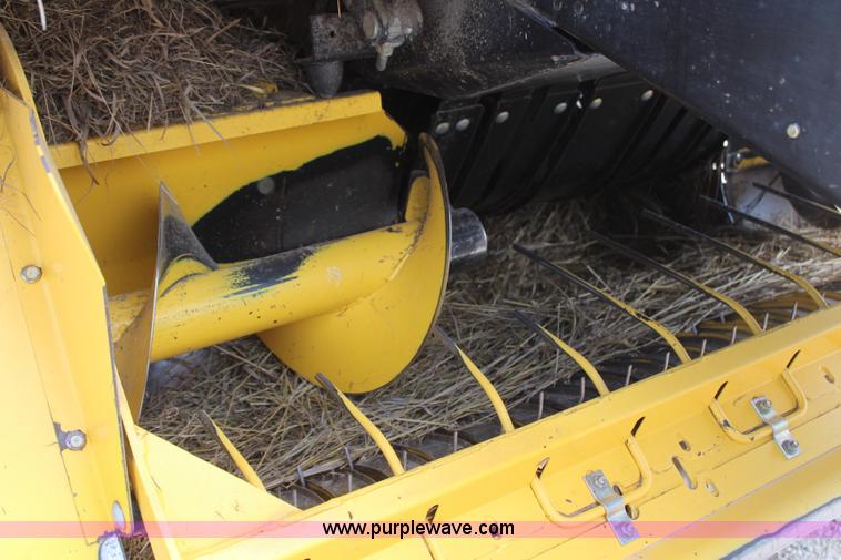 image for item H2594 2004 New Holland BB940A large square baler