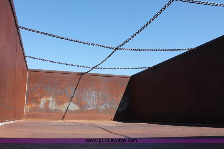 image for item H5712 1975 International Loadstar 1600 grain truck