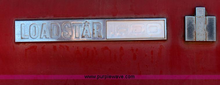 image for item H5712 1975 International Loadstar 1600 grain truck