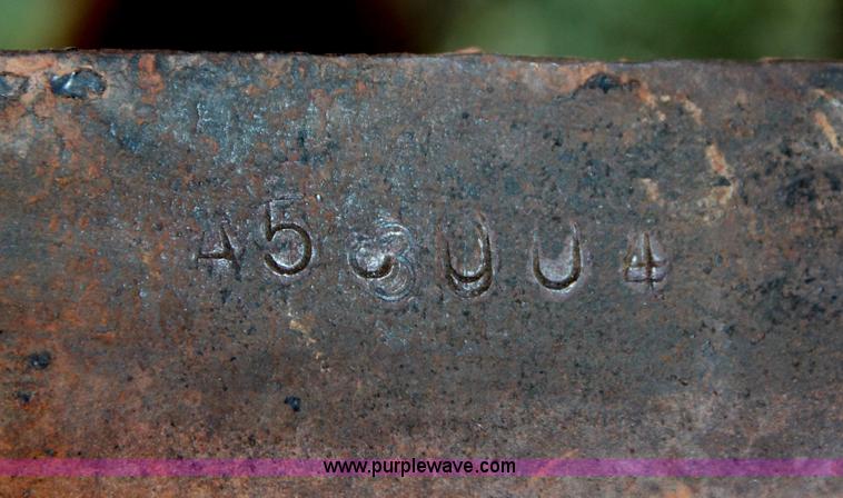 image for item H5712 1975 International Loadstar 1600 grain truck