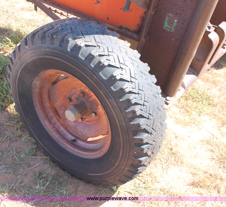 image for item H5715 Bush Hog pop-up square bale loader