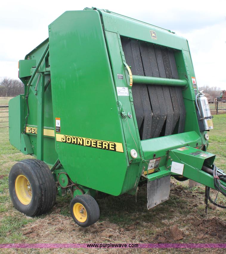 image for item H5723 2000 John Deere 566 round baler