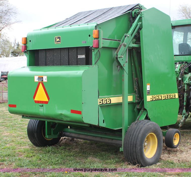 image for item H5723 2000 John Deere 566 round baler