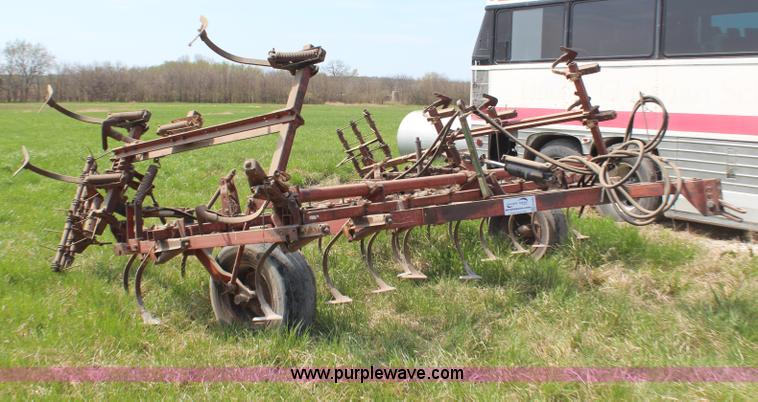 image for item H6036 International 45 Vibrashank cultivator