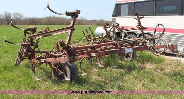image for item H6036 International 45 Vibrashank cultivator