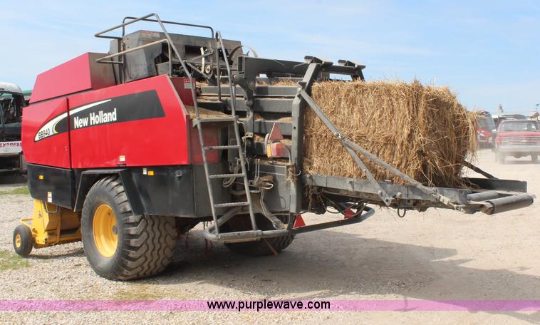image for item H6089 2007 New Holland BB940A large square baler