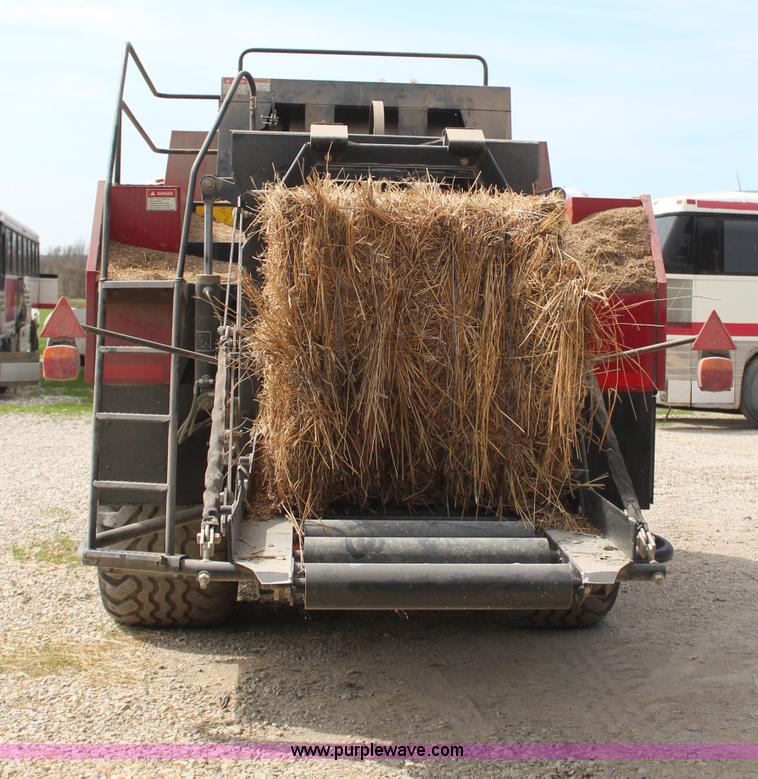 image for item H6089 2007 New Holland BB940A large square baler