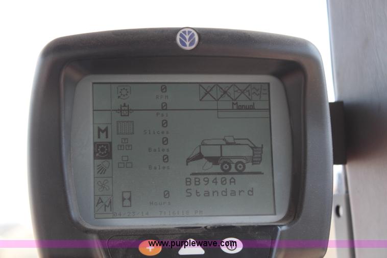 image for item H6089 2007 New Holland BB940A large square baler