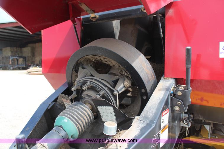 image for item H6089 2007 New Holland BB940A large square baler