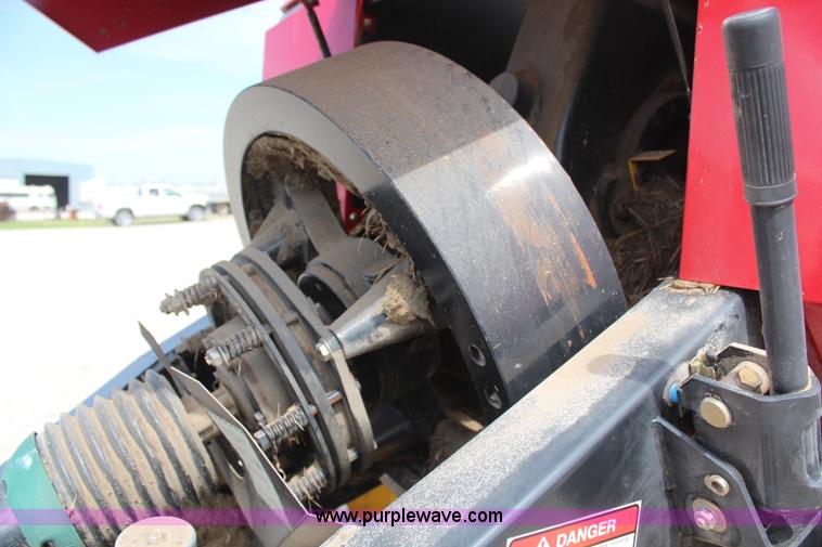 image for item H6089 2007 New Holland BB940A large square baler