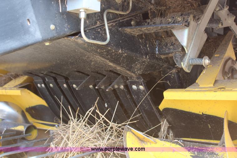 image for item H6089 2007 New Holland BB940A large square baler