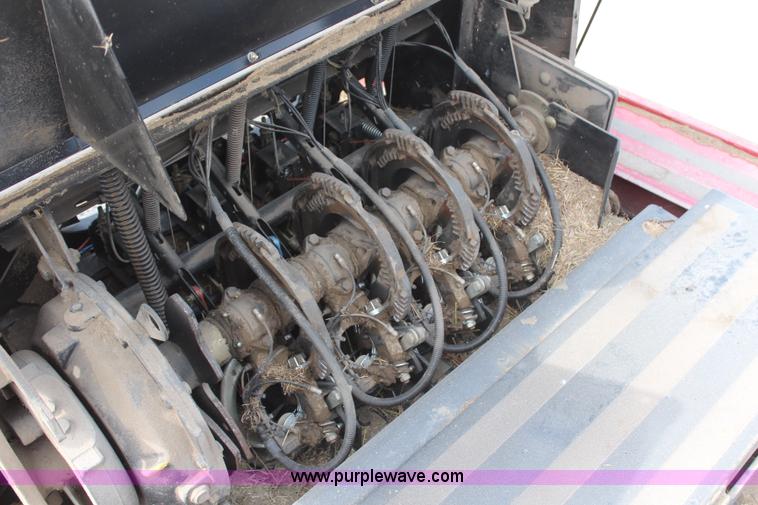 image for item H6089 2007 New Holland BB940A large square baler