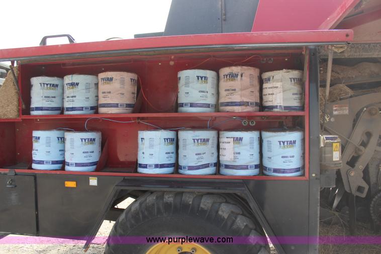 image for item H6089 2007 New Holland BB940A large square baler