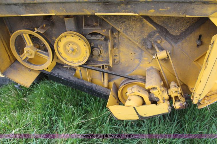 image for item H6090 2001 New Holland HW340 swather