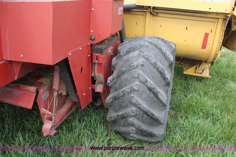 image for item H6091 1990 New Holland 1118 swather