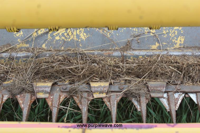 image for item H6091 1990 New Holland 1118 swather