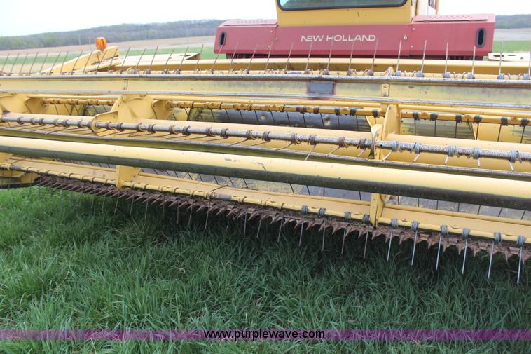 image for item H6091 1990 New Holland 1118 swather