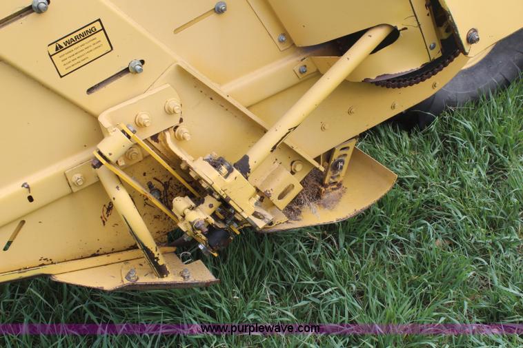 image for item H6091 1990 New Holland 1118 swather