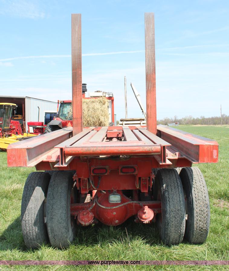 image for item H6092 1993 Mountain View Equipment MVE 8000 self-propelled big bale accumulator