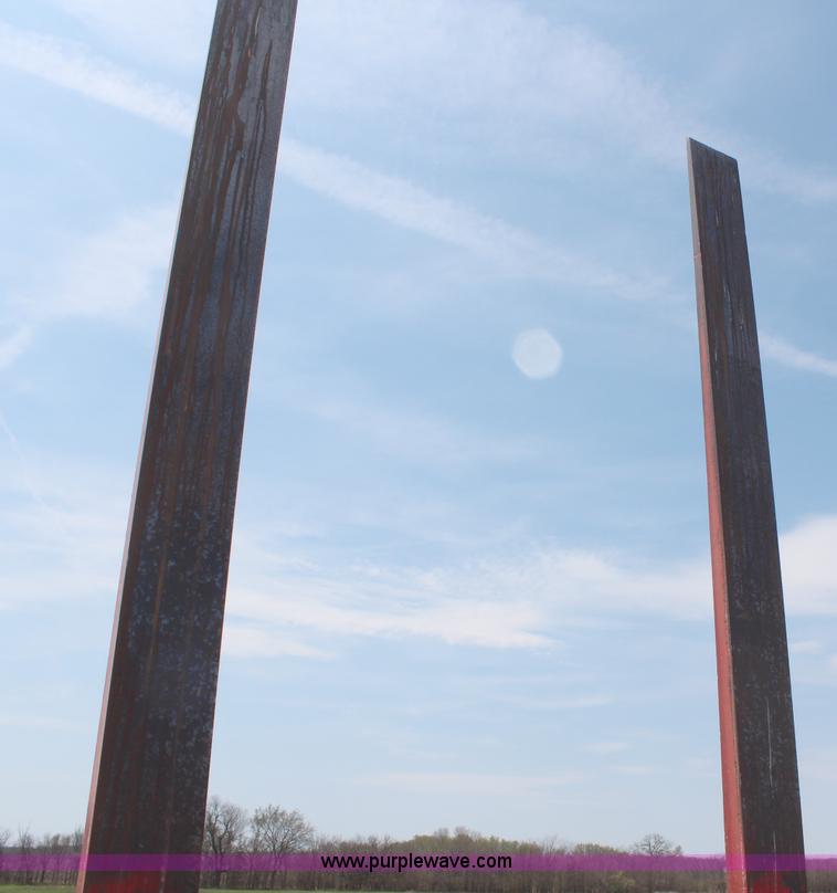 image for item H6092 1993 Mountain View Equipment MVE 8000 self-propelled big bale accumulator