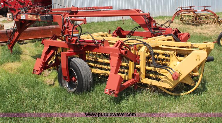 image for item H6093 New Holland 216 twin rake
