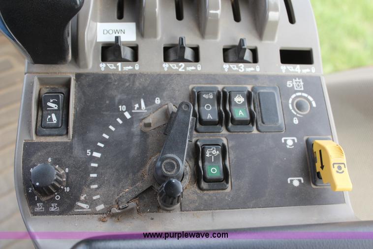 image for item H6095 2001 Case IH MX180 MFWD tractor