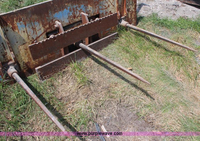 image for item H6097 Bale spike loader attachment