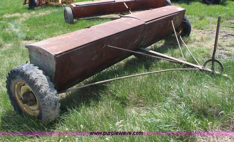 image for item H6098 John Deere LF seeder