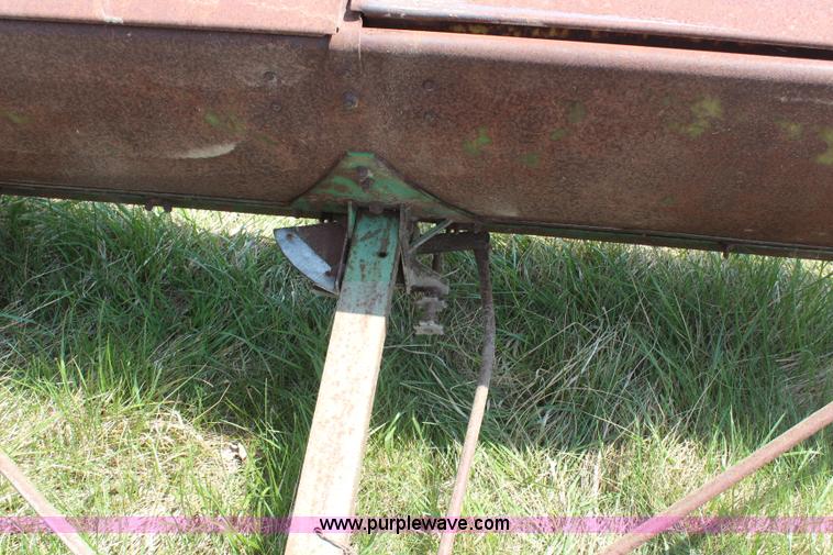 image for item H6098 John Deere LF seeder