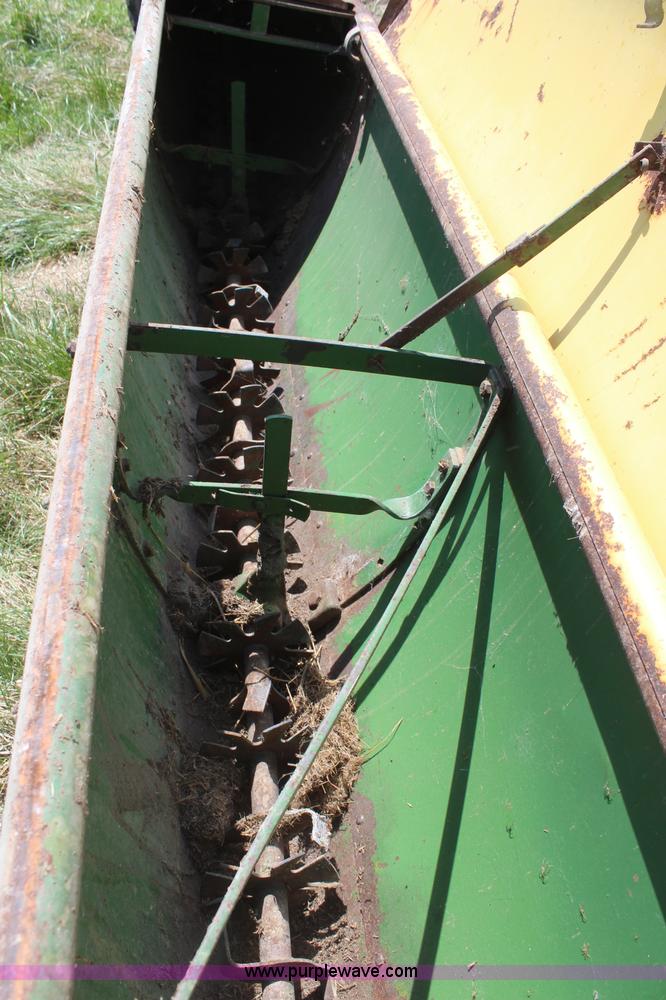 image for item H6098 John Deere LF seeder