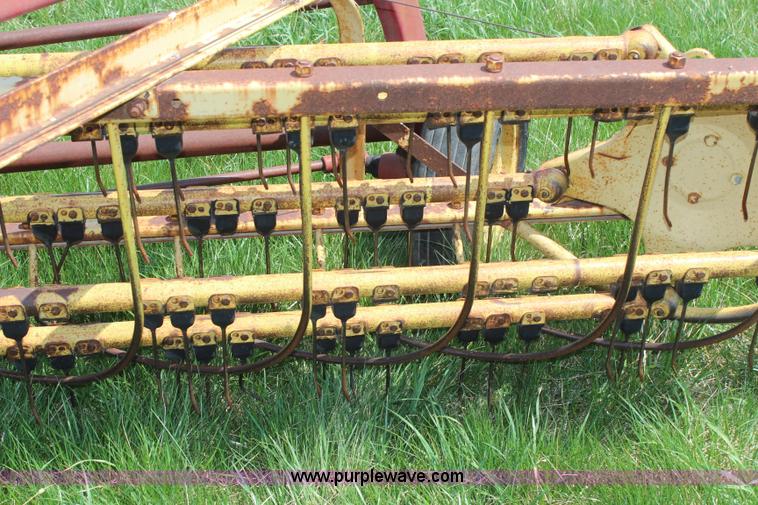 image for item H6099 New Holland 259 side delivery rake