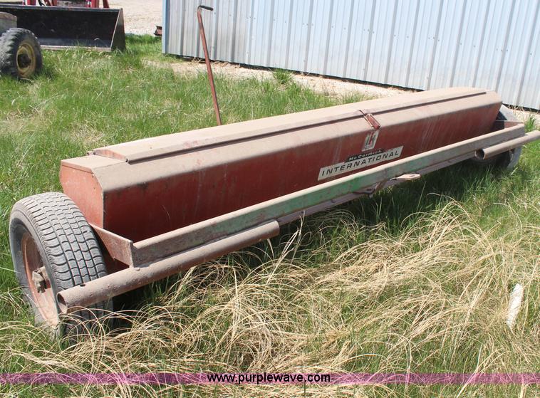 image for item H6101 International seeder