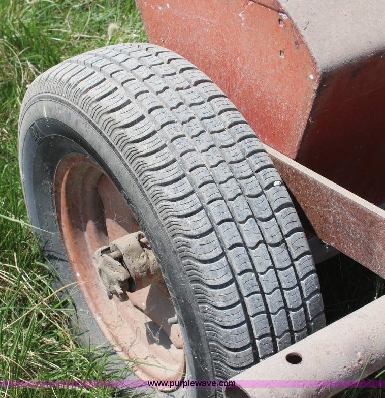 image for item H6101 International seeder