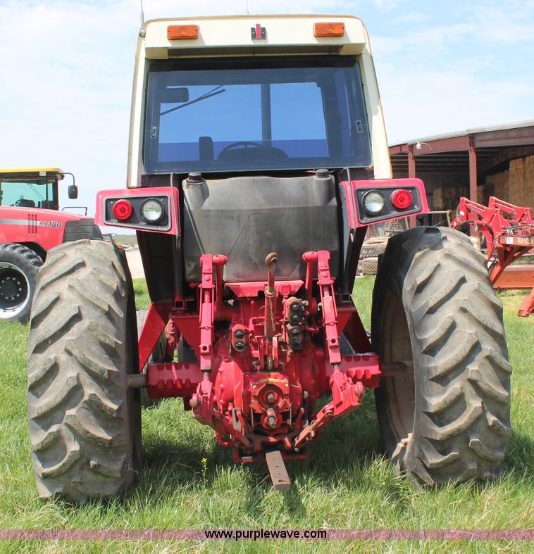 image for item H6102 1978 International Hydro 186 tractor