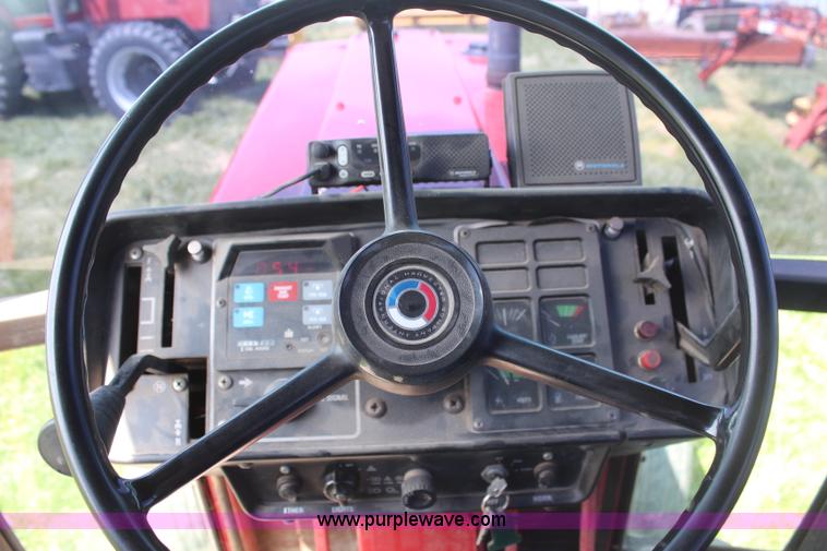 image for item H6102 1978 International Hydro 186 tractor