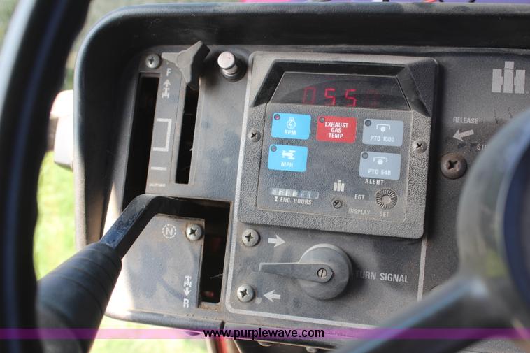 image for item H6102 1978 International Hydro 186 tractor