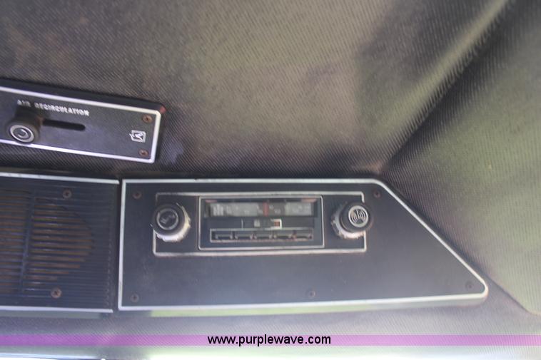 image for item H6102 1978 International Hydro 186 tractor