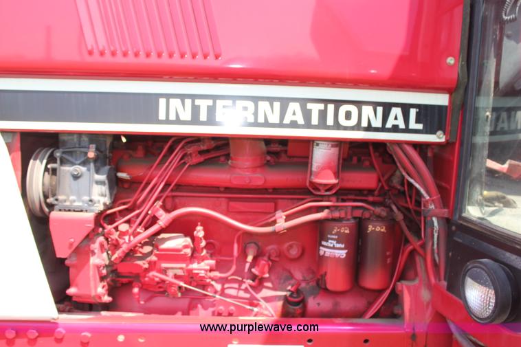 image for item H6102 1978 International Hydro 186 tractor