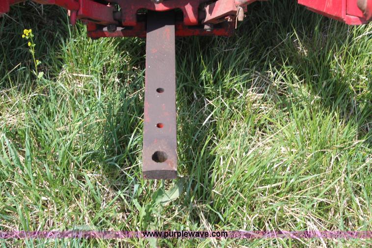 image for item H6102 1978 International Hydro 186 tractor