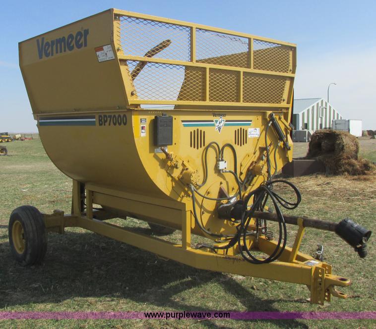 image for item I2746 Vermeer BP7000 Hay Buster bale processor