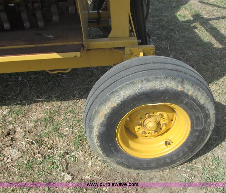 image for item I2746 Vermeer BP7000 Hay Buster bale processor