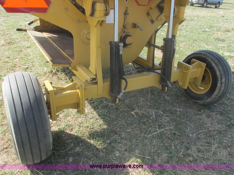 image for item I2746 Vermeer BP7000 Hay Buster bale processor