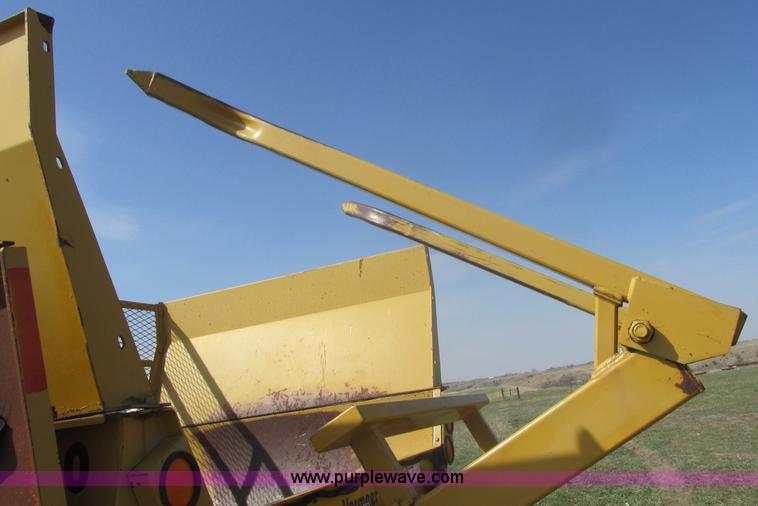 image for item I2746 Vermeer BP7000 Hay Buster bale processor
