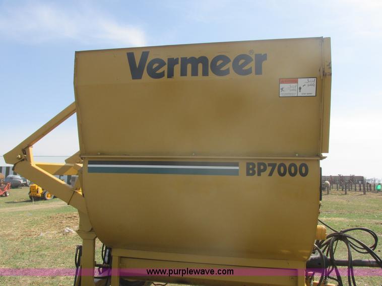 image for item I2746 Vermeer BP7000 Hay Buster bale processor