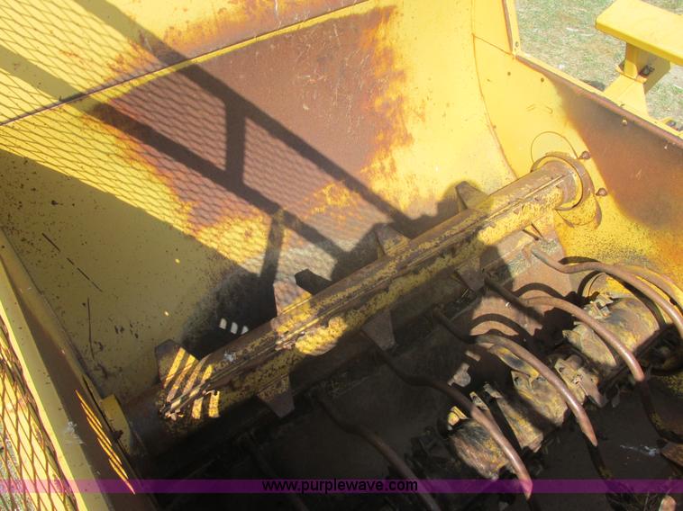 image for item I2746 Vermeer BP7000 Hay Buster bale processor