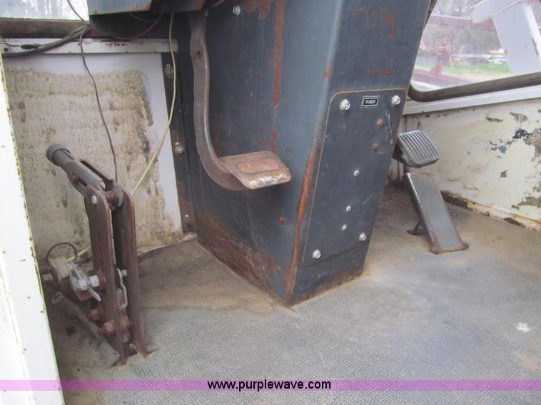 image for item I7101 Freeman 5000 bale wagon