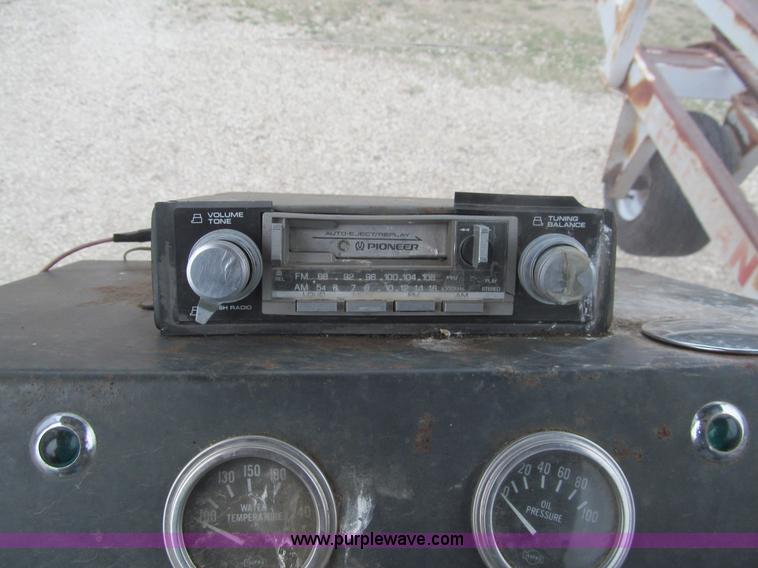 image for item I7101 Freeman 5000 bale wagon